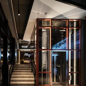 Bespoke Shinjuku *** Tōkyō